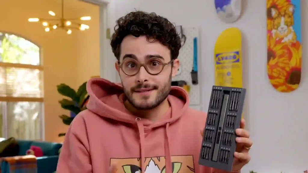 Destornillador eléctrico compacto y eficiente, ideal para reparaciones rápidas.